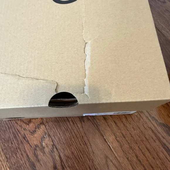 Ugg Bailey Zip mini shearling short boot with side zipper. Size US 6. BRAND NEW! - Picture 11 of 12